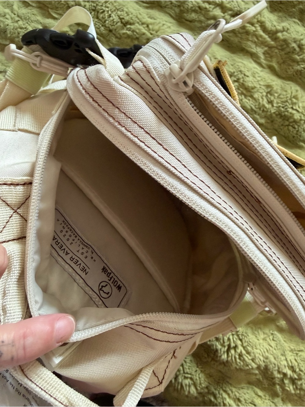 WOLFpak 9l backpack EUC - Picture 6 of 6